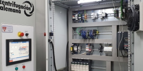 Reforma Almazara. Nuevo sistema de control con PLCs Schneider. Conectividad total Ethernet. Acceso y control remoto de la planta. Reforma Almazara. Nuevo sistema de control con PLCs Schneider. Conectividad total Ethernet. Acceso y control remoto de la planta.